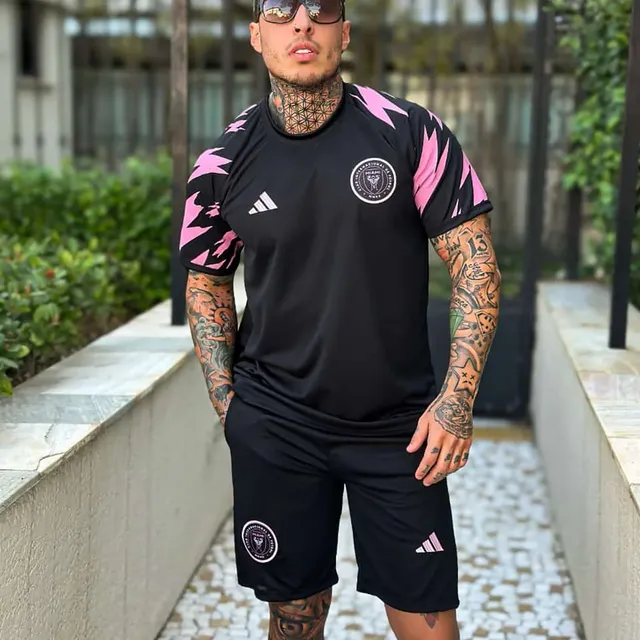 Conjunto preto e rosa do Inter Miami